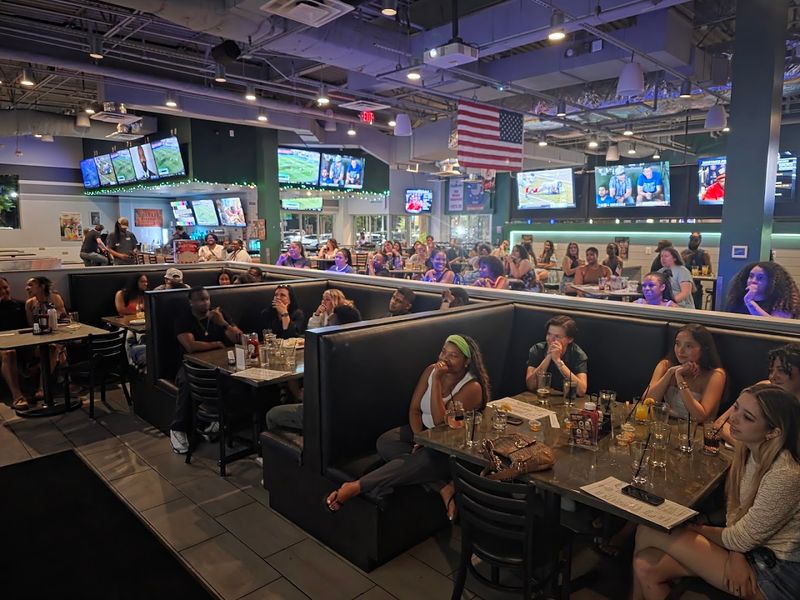 Dudley's Sport & Ale &ndash; Arlington (Shirlington)