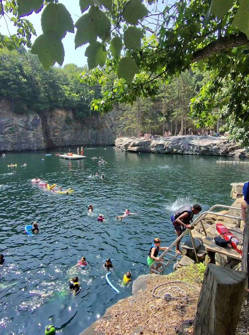 Thrilling Cliff Jumping for Brave Adventurers