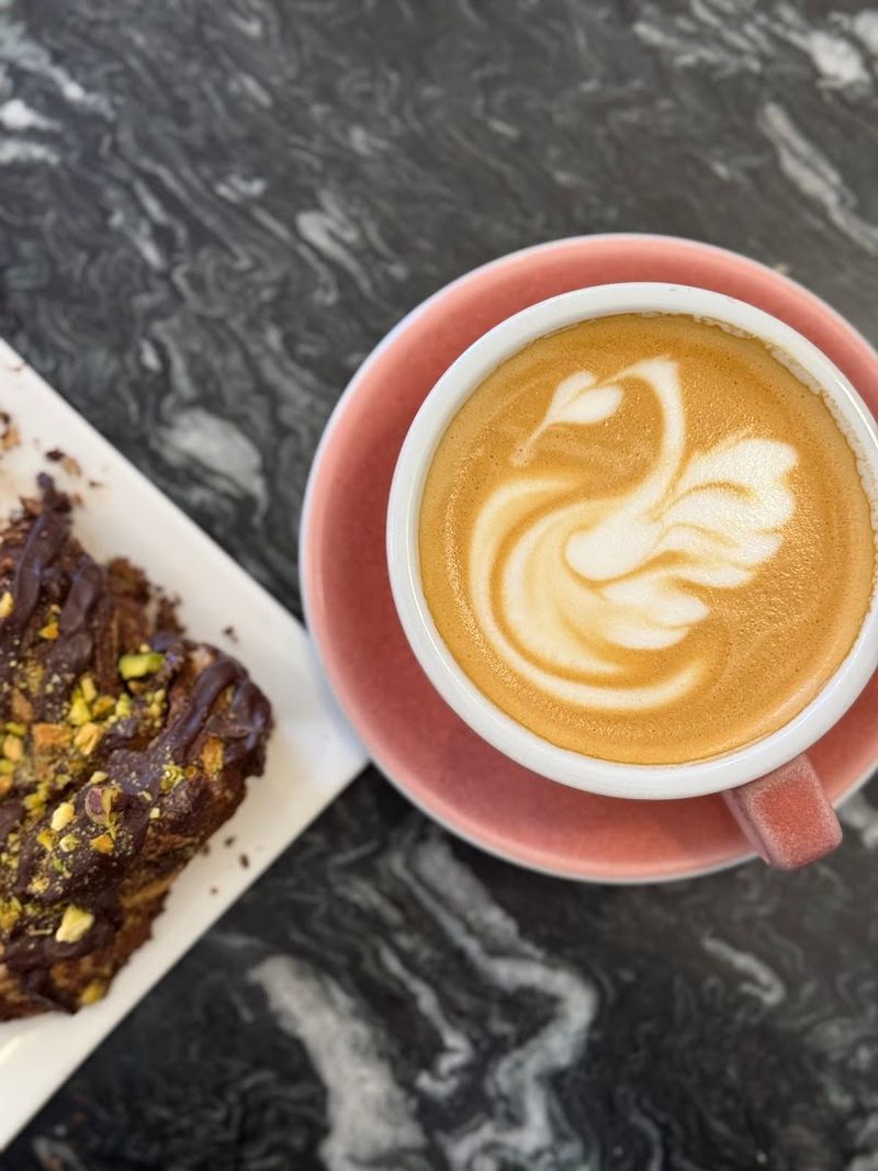 Dom's Coffee &ndash; Avon