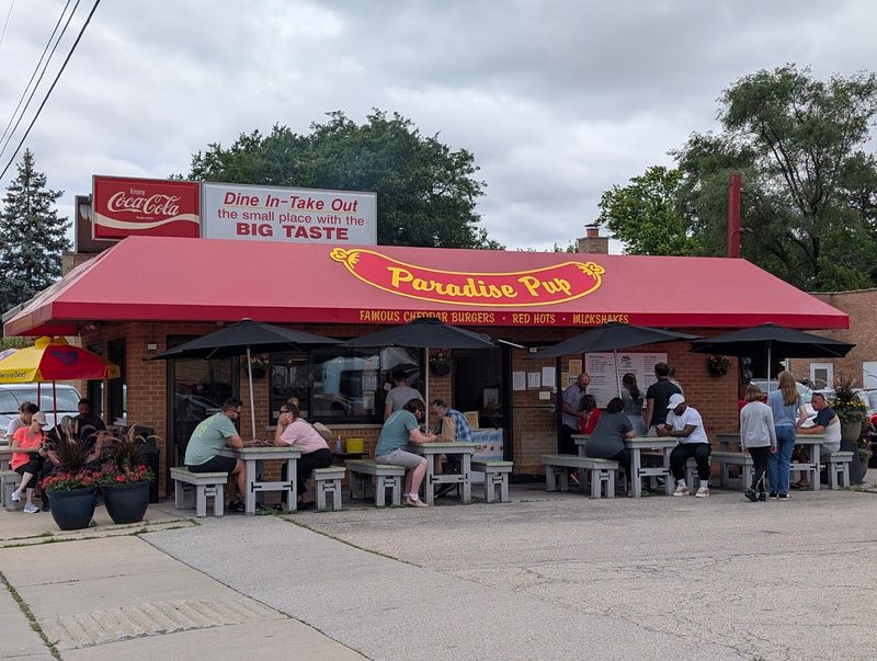 Paradise Pup &mdash; Des Plaines