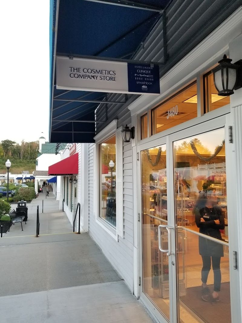 More Than 60 Stores Under One Roofless Shopping Destination
