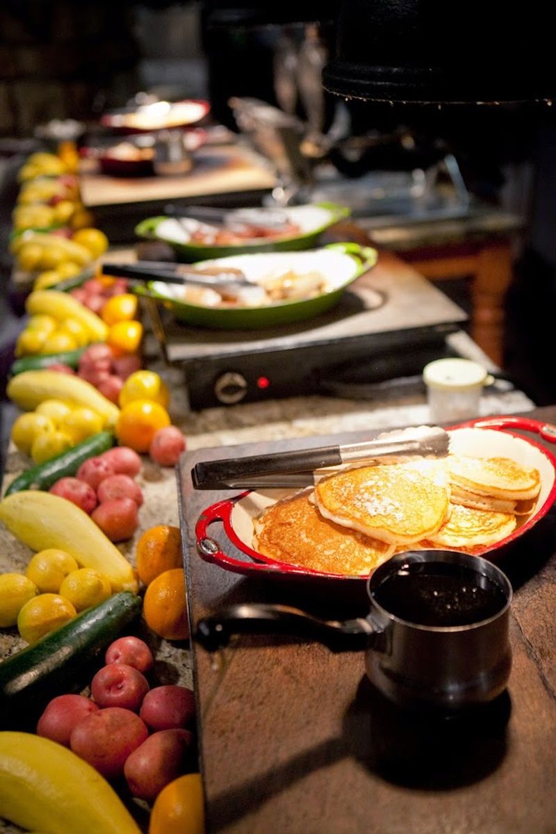 Weekend Brunch with Made-to-Order Favorites