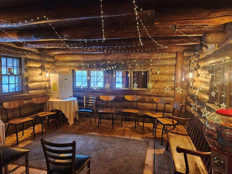 Roberto's Log Cabin Restaurant (Lebanon)