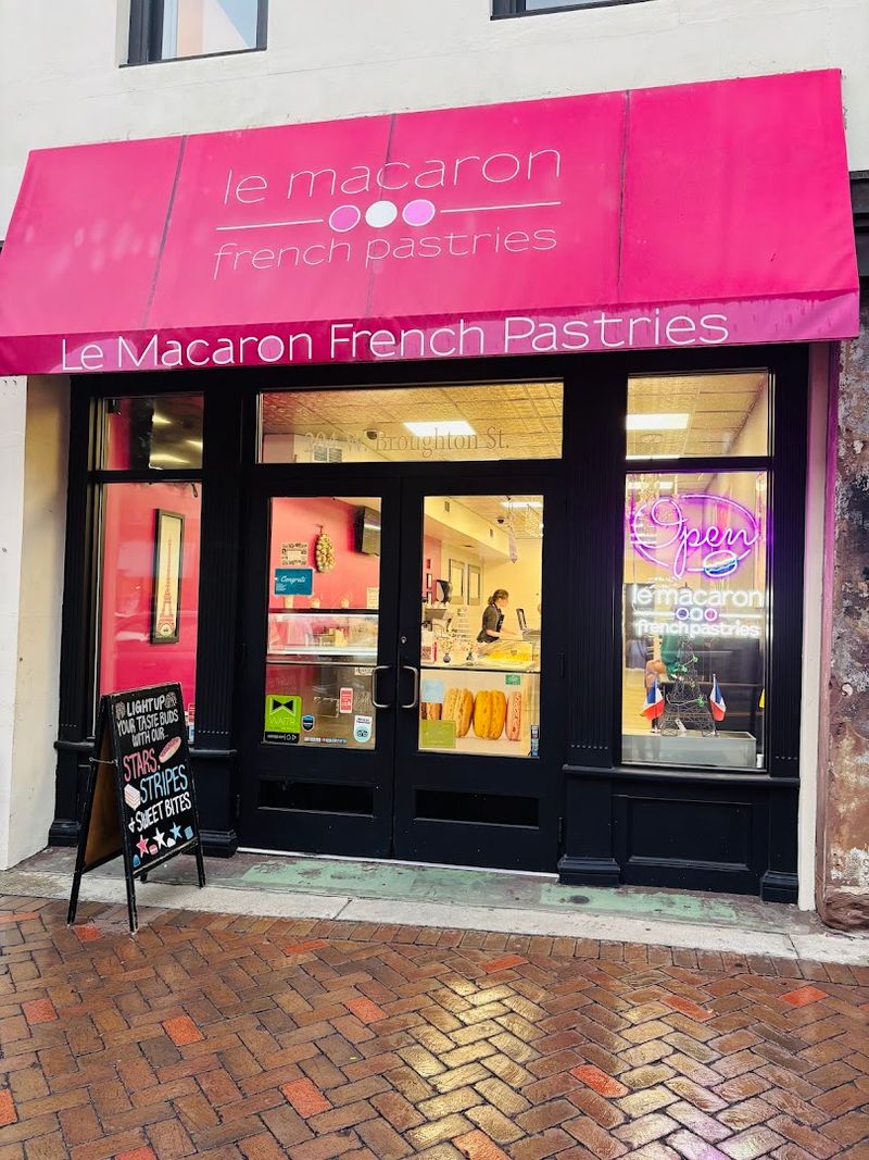 Le Macaron French Pastries