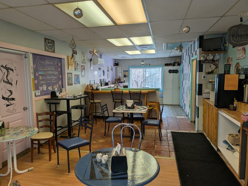 Love Heart's Bakery and Cafe 