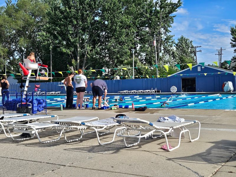 Lake St. Clair Pool - St. Clair Shores, MI