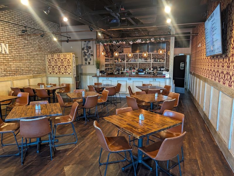 Uncommon Grill