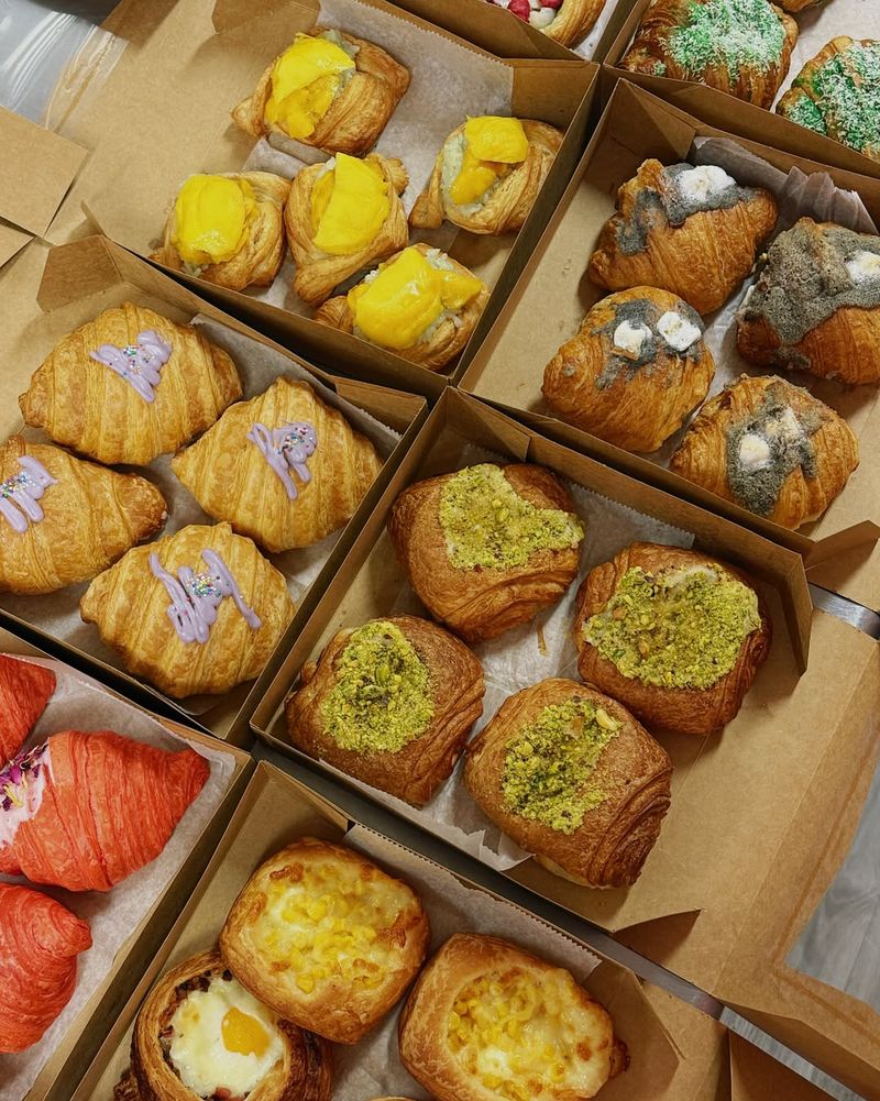 Toimoi Bakery - Chantilly
