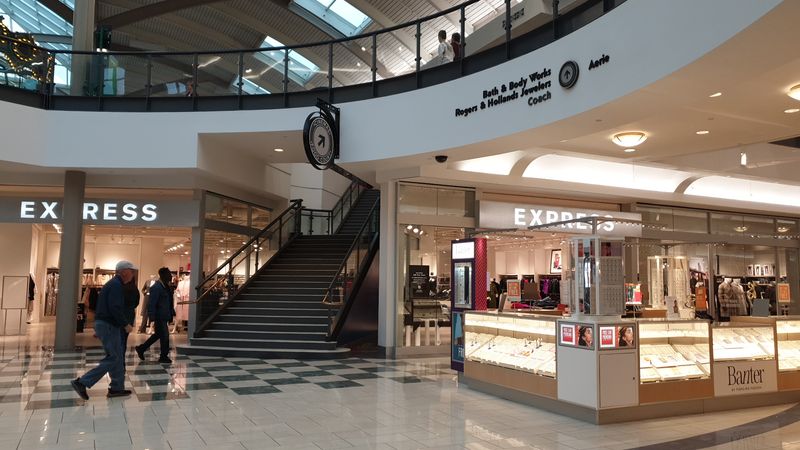 Rivertown Crossings Mall &mdash; Grandville