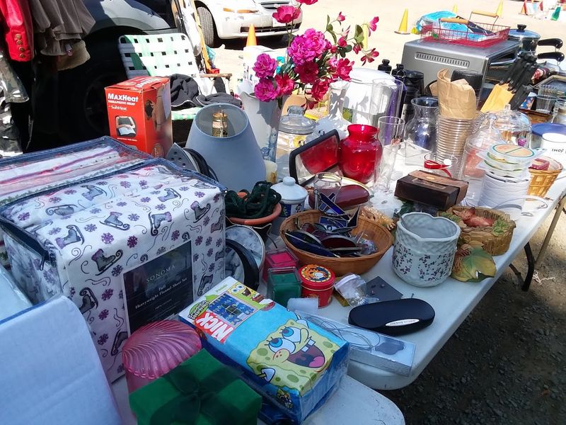 Redwood Country Flea Market, Wallingford, New Haven County