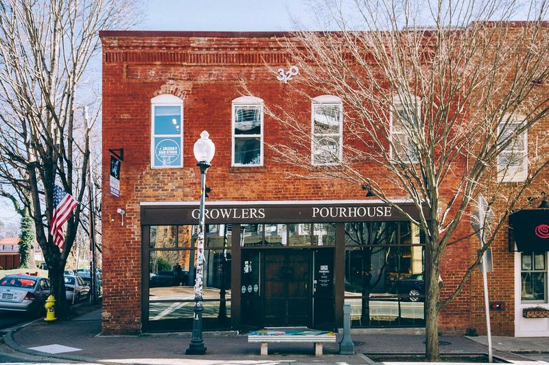 Growlers Pourhouse &mdash; Charlotte