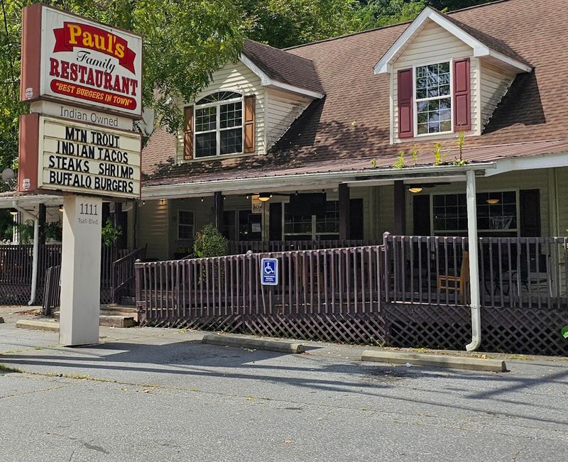 Paul's Family Restaurant - Cherokee