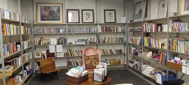 Visitor Info and Shopping Tips