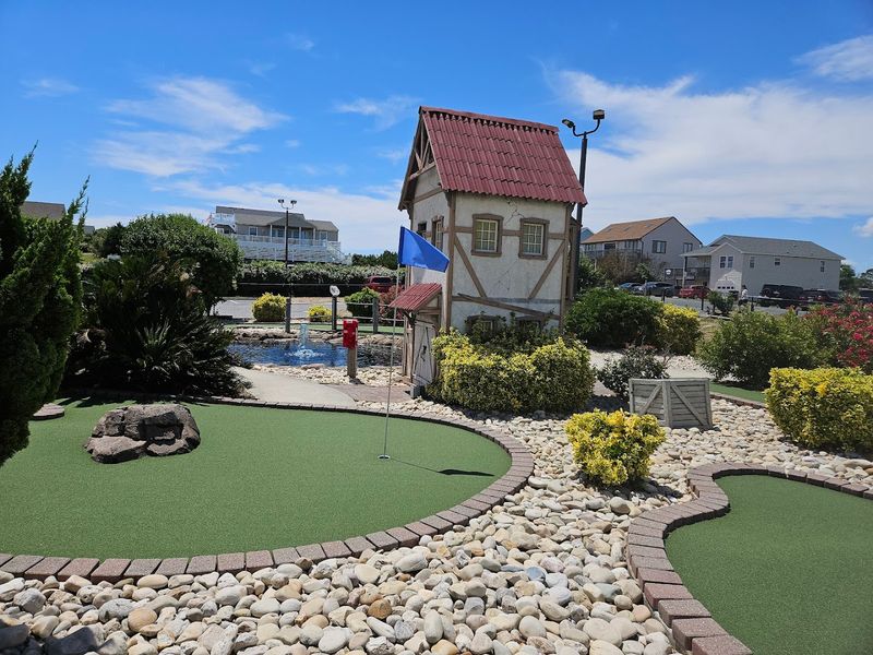 Paradise Golf & Arcade