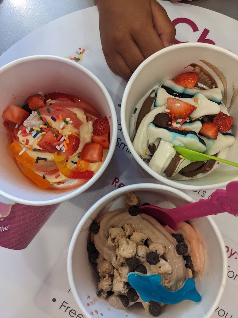 Menchie's Frozen Yogurt Patriot Place