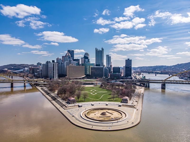Point State Park Fort Pitt/Fort Duquesne Memorial Features 