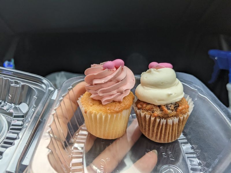 Luna Bakery & Cafe