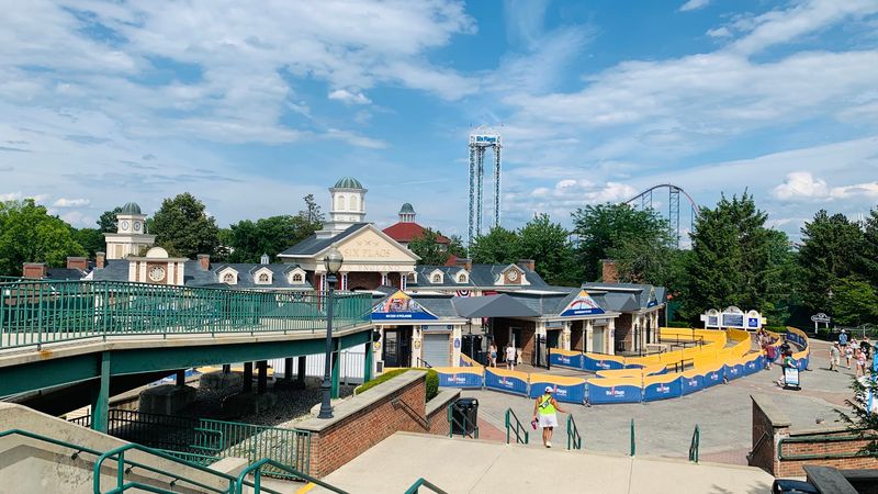 Six Flags New England 