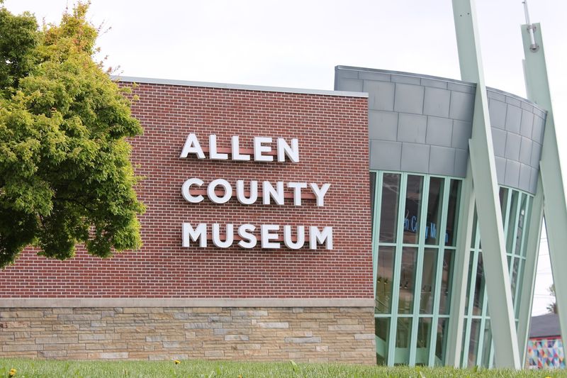 Allen County Museum Natural History Aquatic Displays