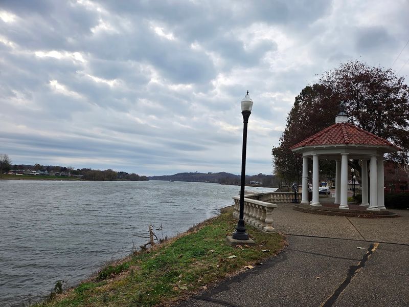 Riverfront Park Walkway - Marietta
