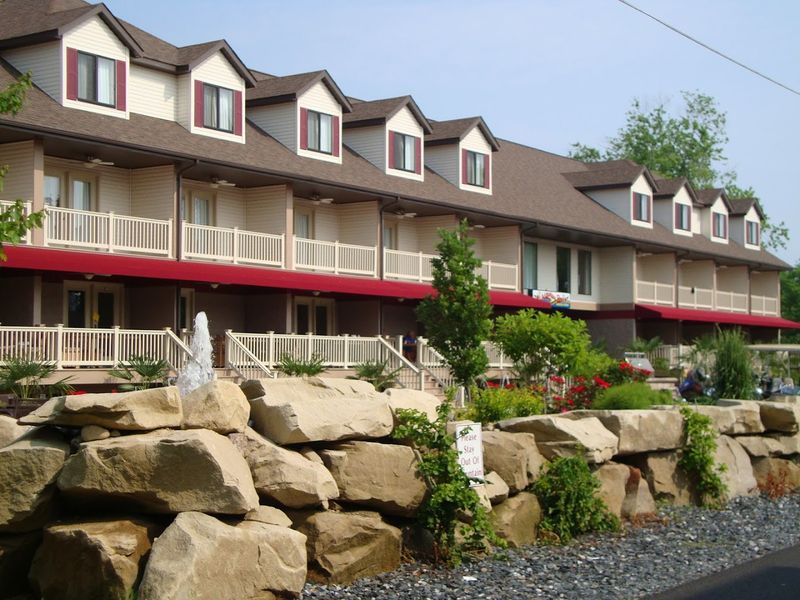 Put-in-Bay Resort Hotel 