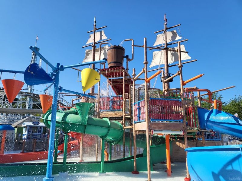Lake Compounce Crocodile Cove Water Park 