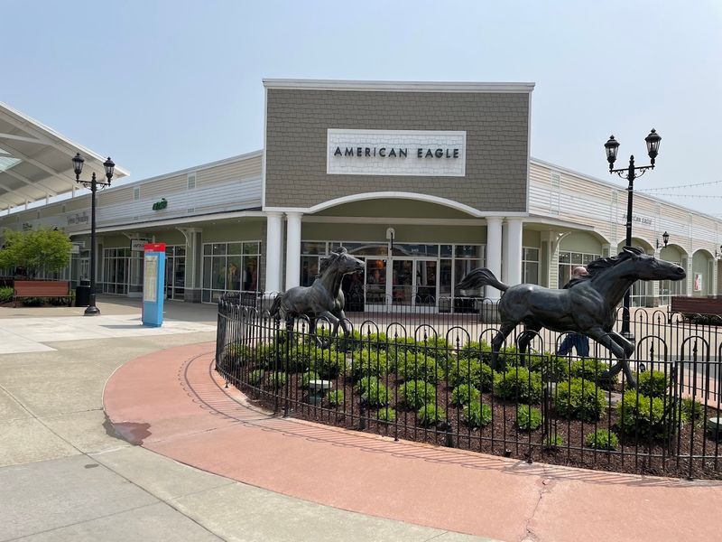 Tanger Outlets Pittsburgh (Washington, PA)