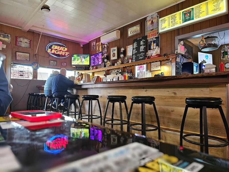 G&R Tavern - Waldo