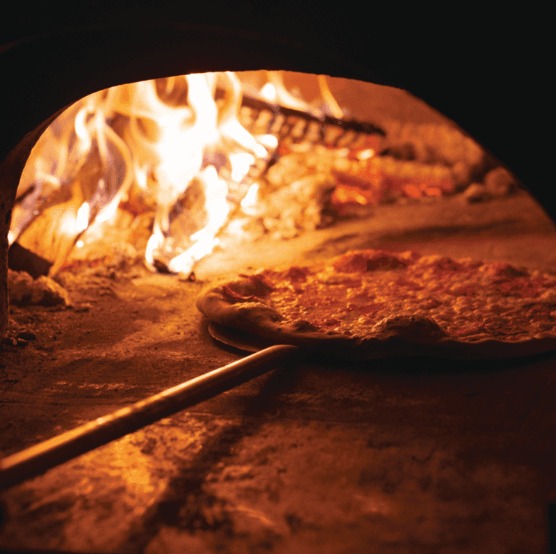 Tramonti Pizzeria: Forno a Legna