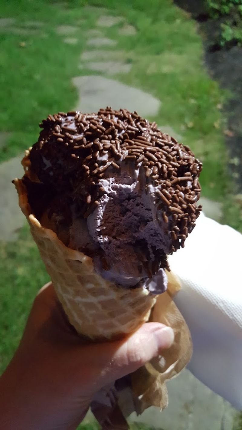 Acushnet Creamery