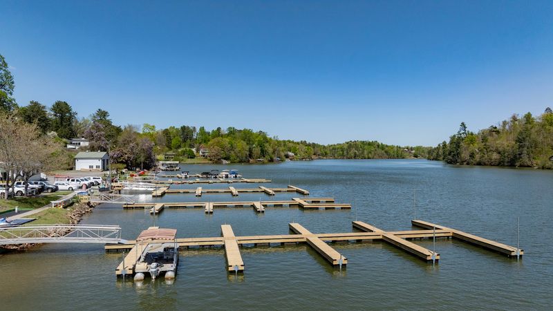 Lake Hickory