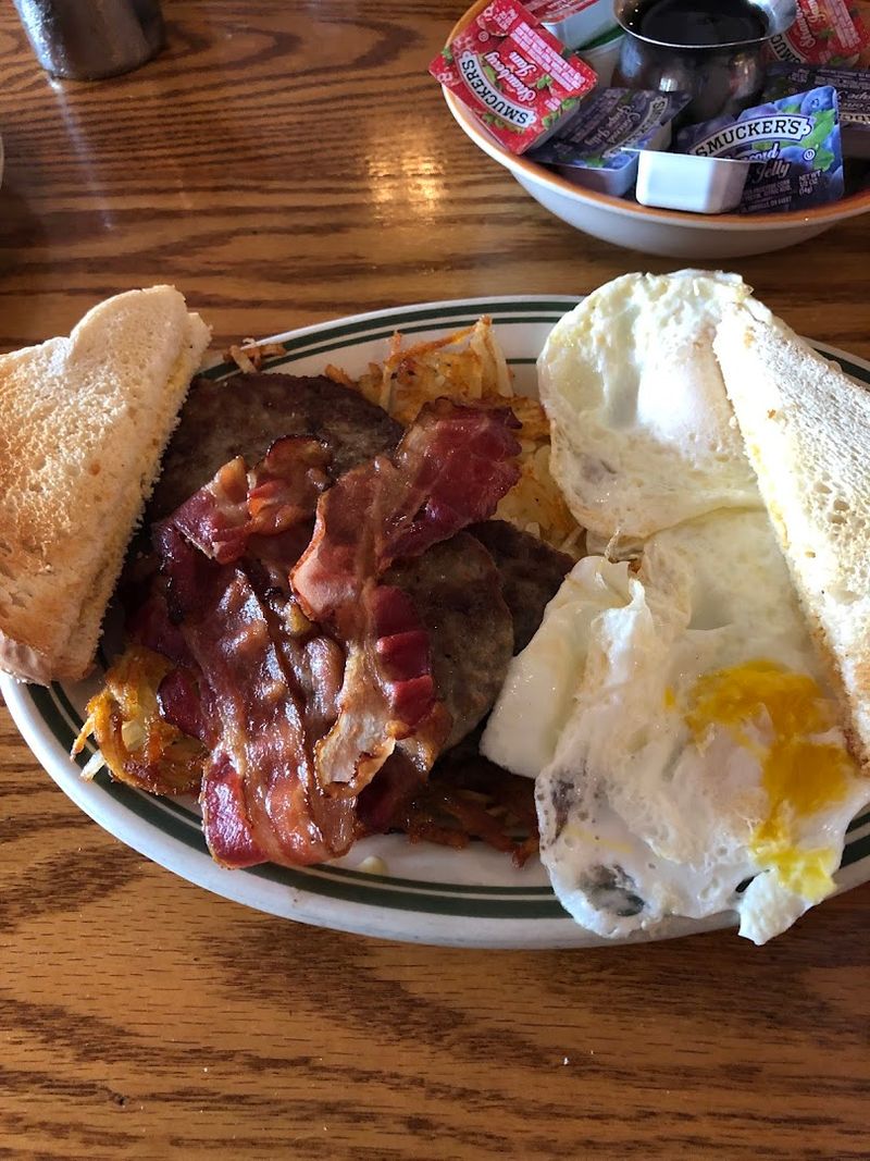 Ampride Truck Plaza Restaurant - Denison