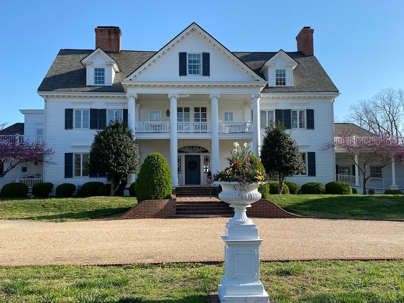 The Inn at Warner Hall 
