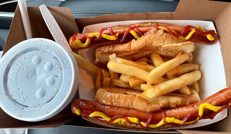 Lee's Hot Dog Stand 