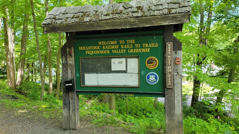 Pequonnock River Valley State Park Trail - Trumbull, Fairfield County