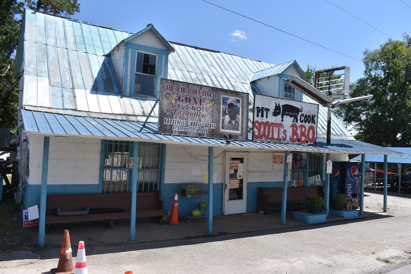 Scott's Bar-B-Que (Hemingway)