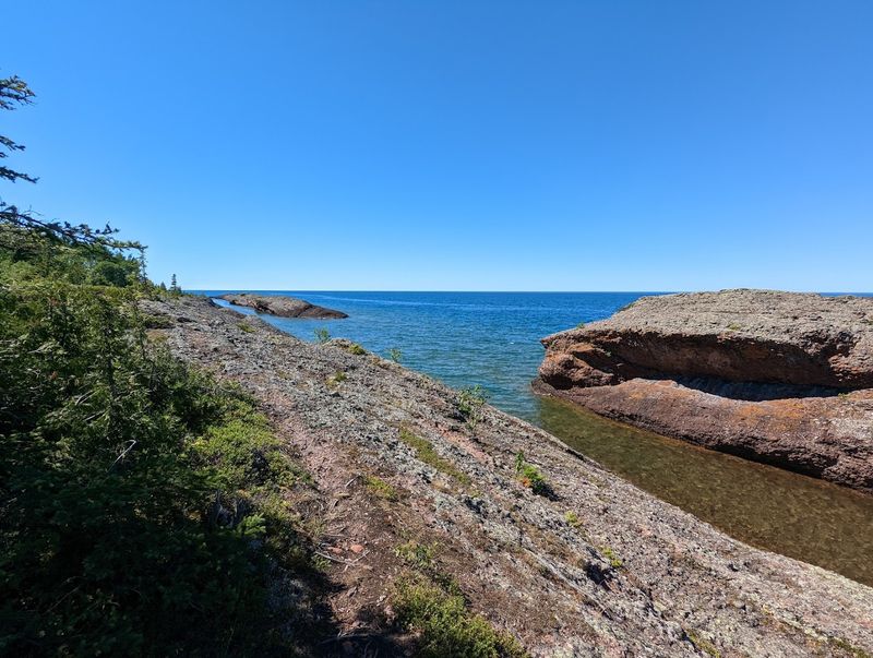 Horseshoe Harbor Cliffs