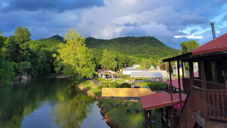 If You Miss the Old Blue Ridge Parkway, These 12 Mountain Towns Still Have That Slow-Paced Charm