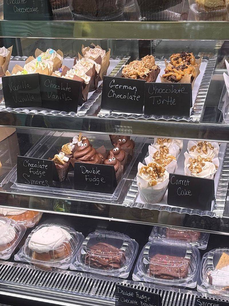 Shelly's Sweet Sensations LLC Bakery & Eatery &mdash; Le Claire