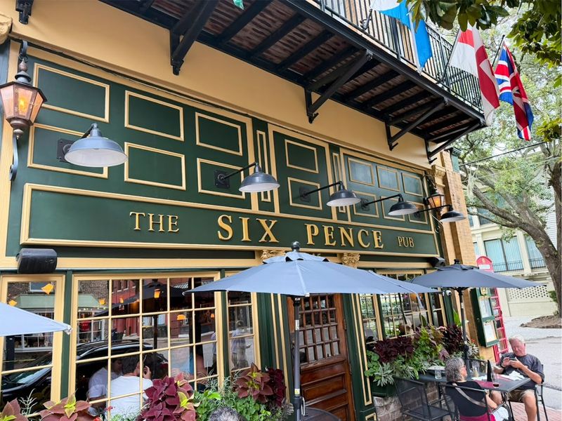Six Pence Pub (Savannah)