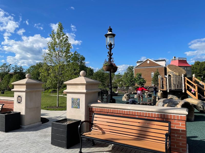 Broad Commons Park