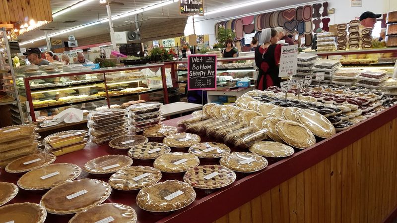 Root's Country Market Bakery - Manheim