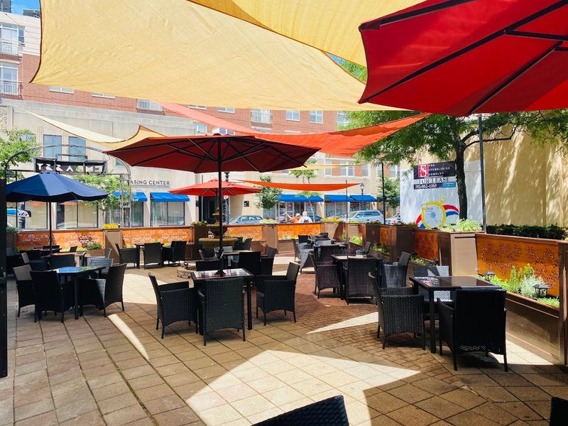 Gustazo Cuban Kitchen & Bar 