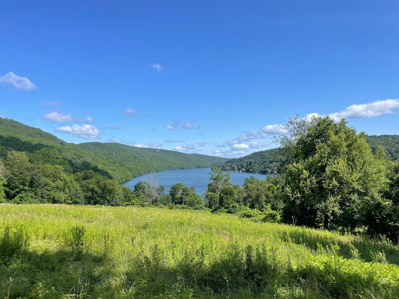 Squantz Pond 