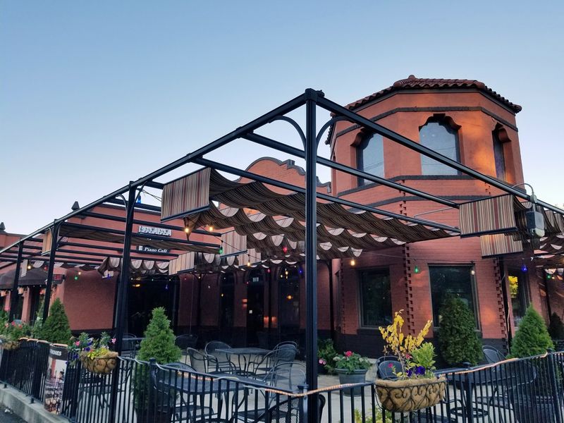 Mozart's Bakery & Piano Cafe (Columbus)