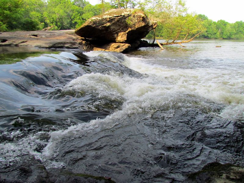 Fish Traps Rapids and Riverbank Access
