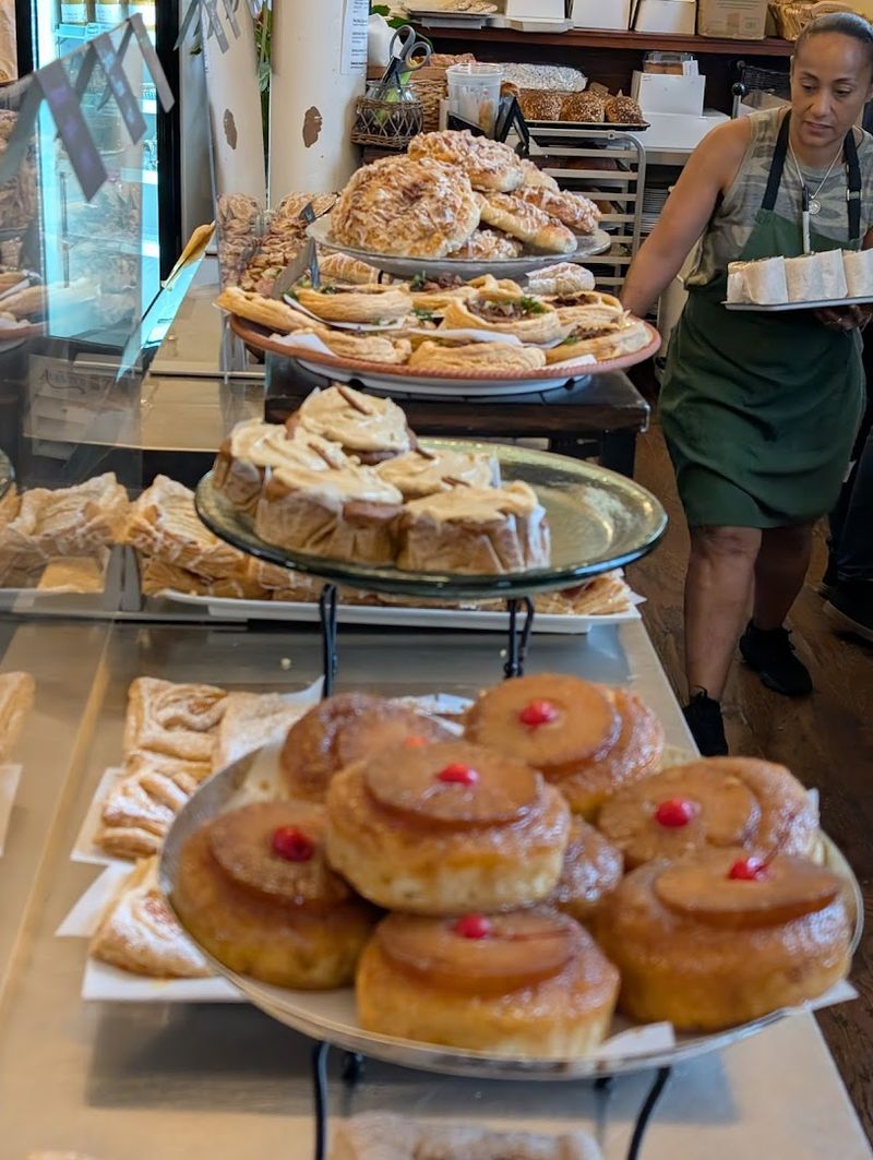 Eileen's Bakery & Cafe