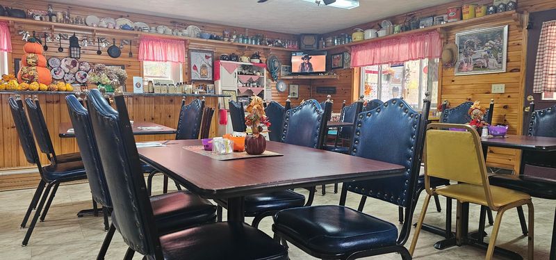 Company&rsquo;s Comin&rsquo; Murray&rsquo;s Downhome Diner