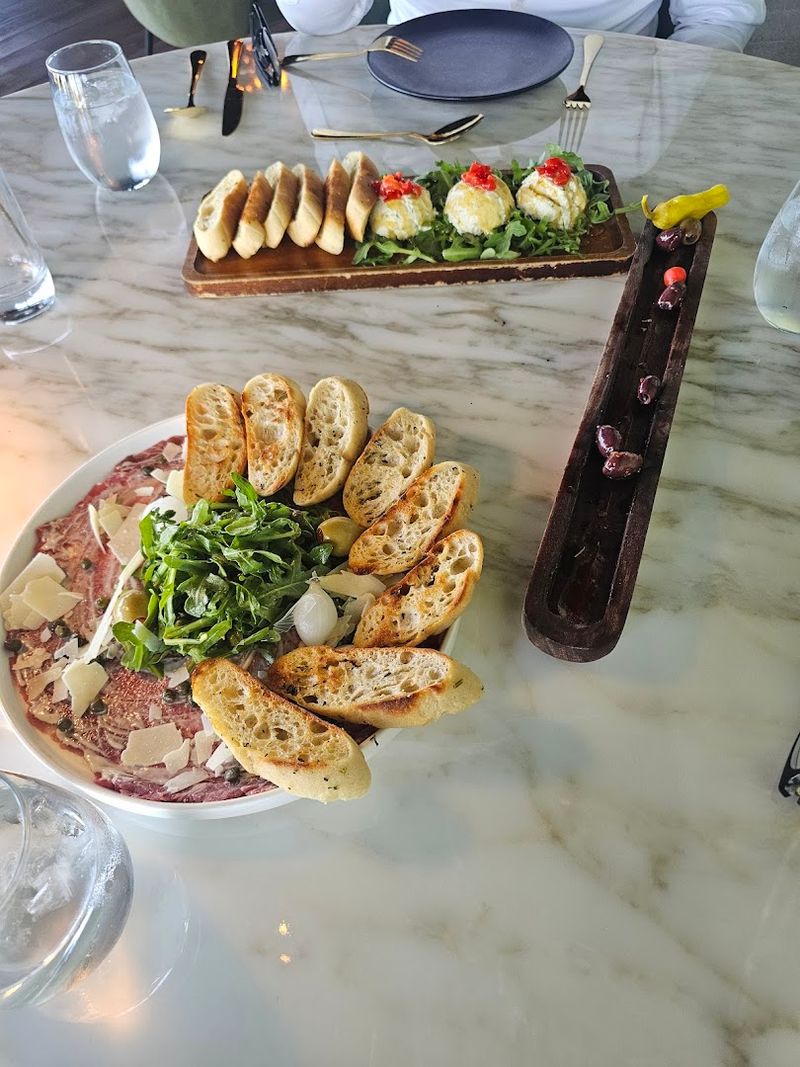Ol&eacute; Tapas Bar 