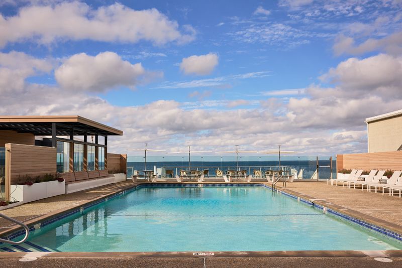 Sea Crest Beach Hotel 
